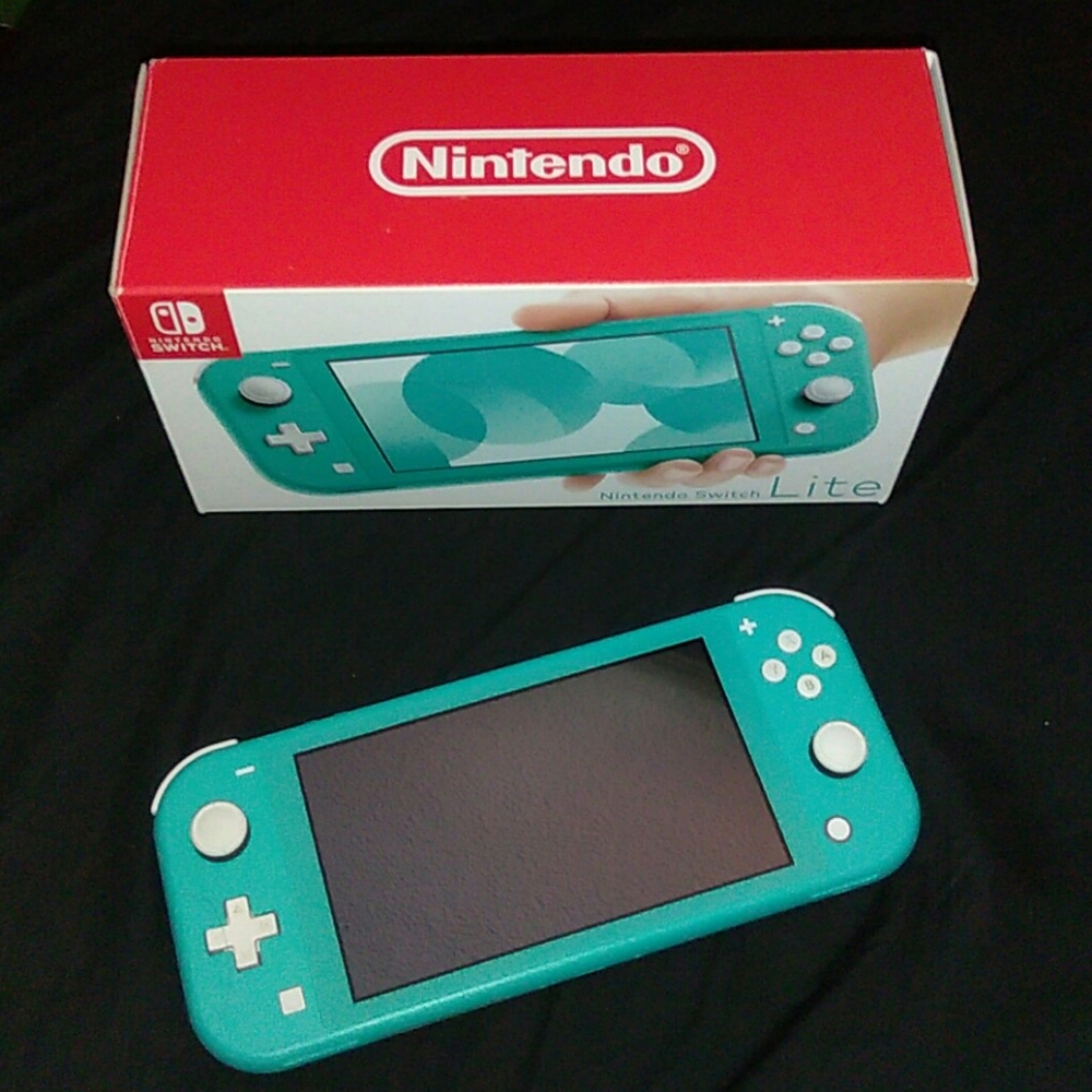 Turquoise Nintendo Switch Lite
